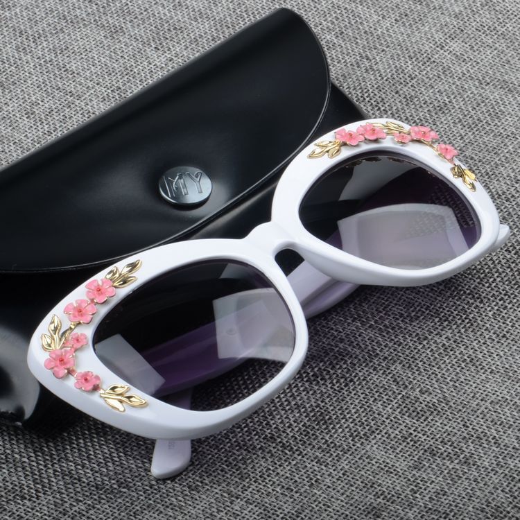 Queen Kitty Women's Oversized Cateye Sunglasses